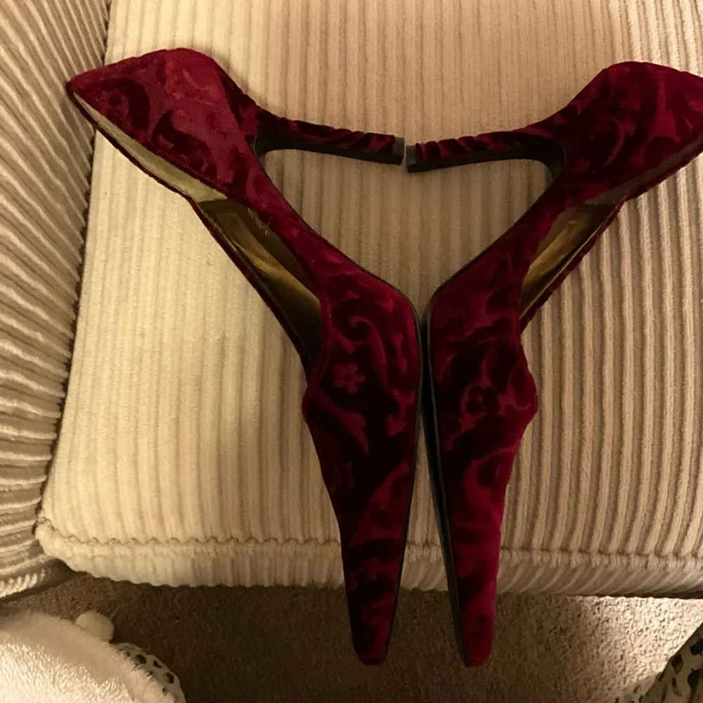 Nine West Velvet Pumps - Picture 2 of 6